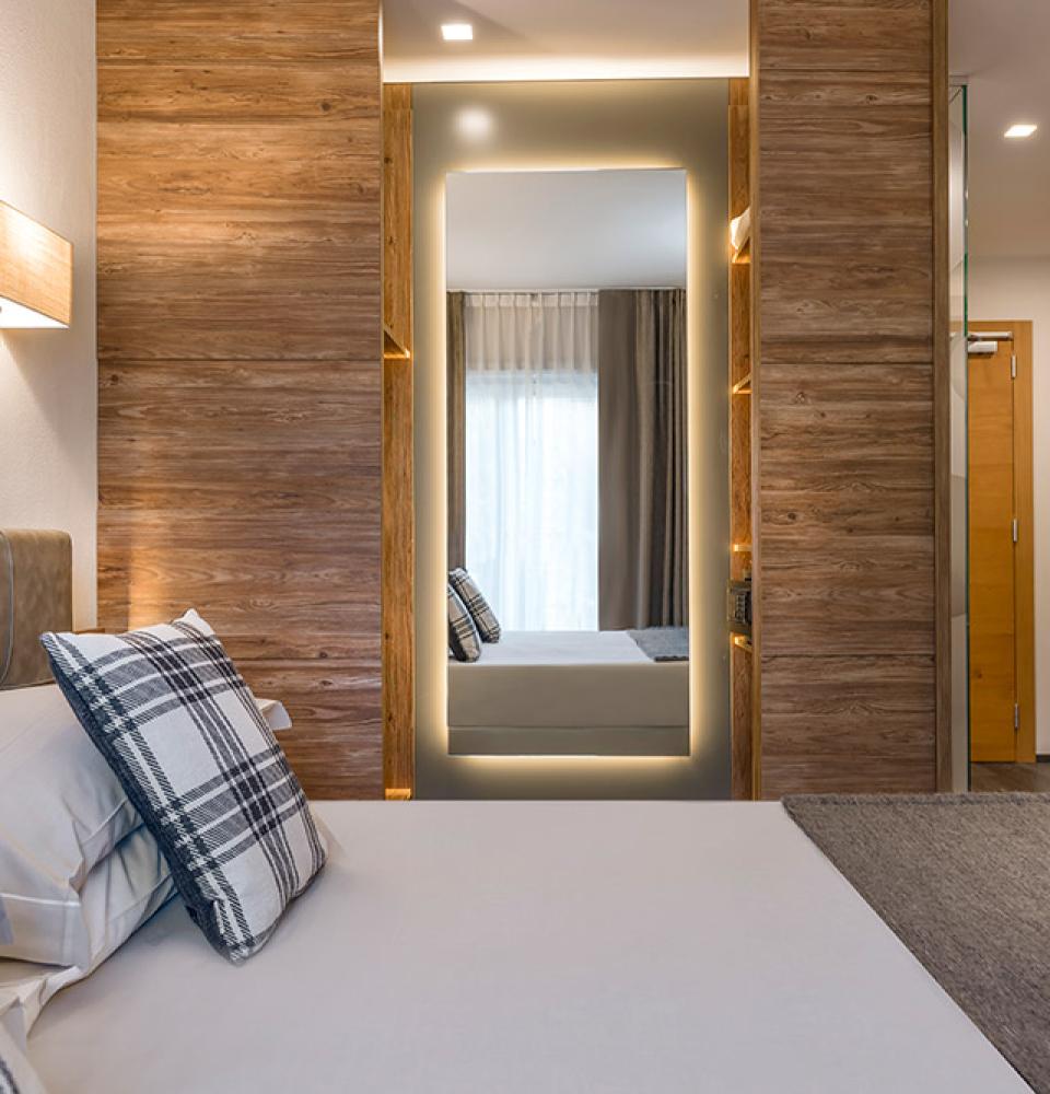 habitación_110_moderna_deluxe_suelos_parqué_detalle-moderno-2